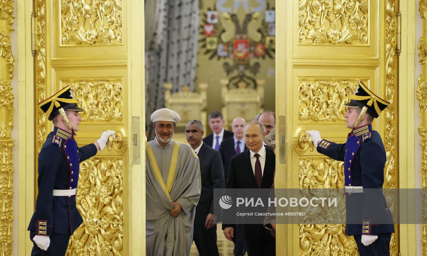 Президент Владимир Путин встретился с султаном Омана Хейсамом бен Тареком Аль Саидом